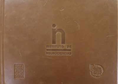 Portada del Llibre d'Or de l'Institut de Neurociències